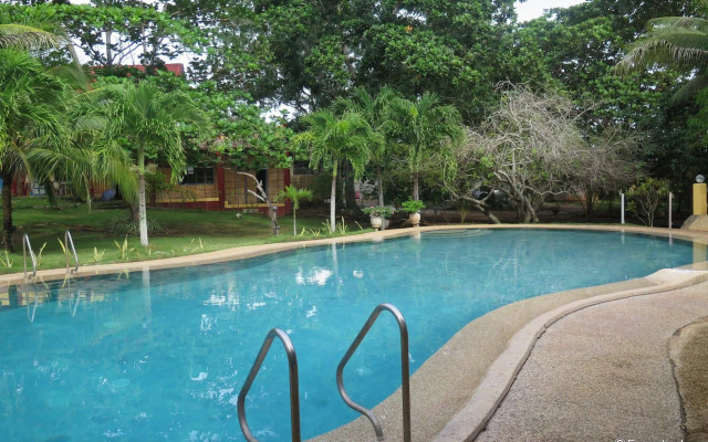 Kalipayan Beach Resort & Atlantis Dive Center