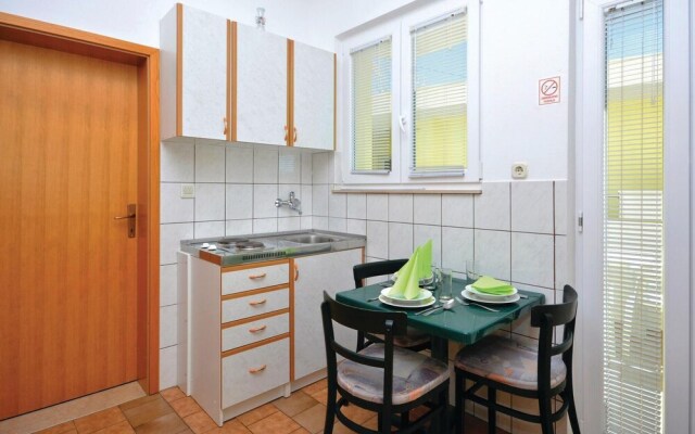 Beautiful Home in Lokva Rogoznica With Wifi and 4 Bedrooms