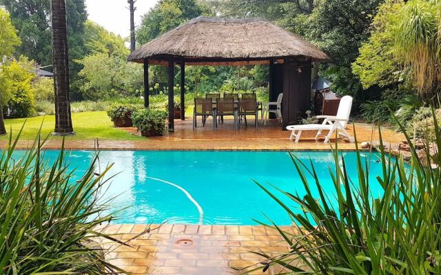 Six Valk Avenue Guest House