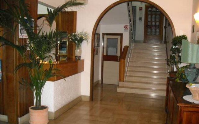 Hotel 2 Mari