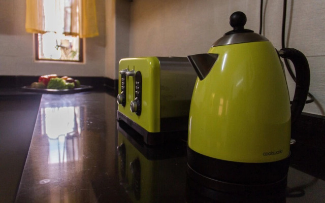 Huku Qwetu C5 City Breeze Apartment