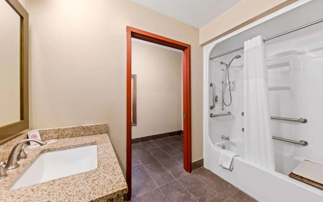 Comfort Suites Roanoke - Fort Worth North