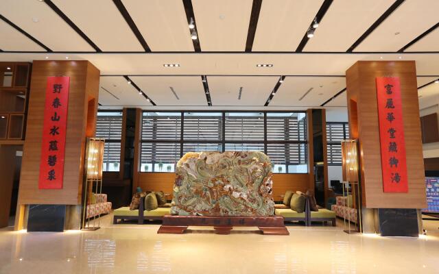 Hoya Hot Springs Resort & Spa