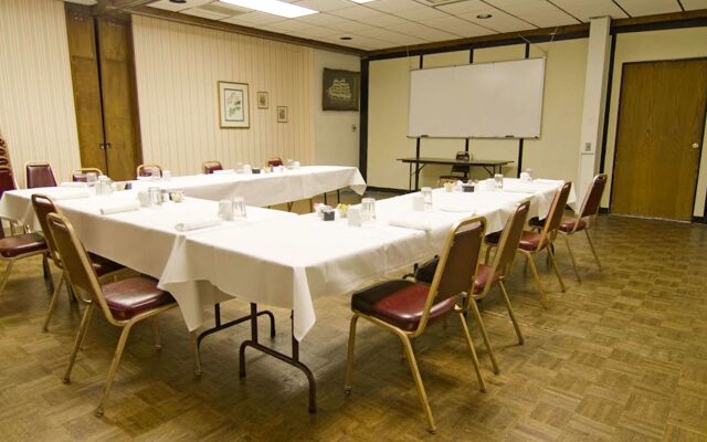 Voyageur Inn and Conference Center