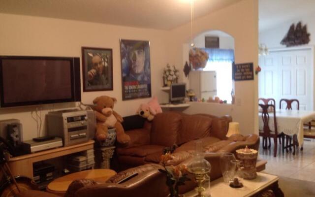 AL House at Bayside Lakes