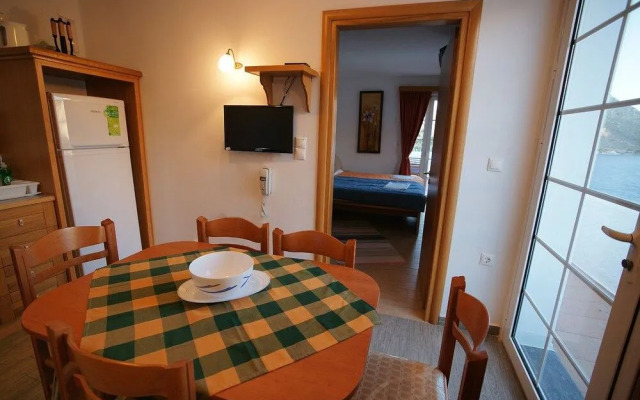 Calliope Maille Studios & Apartments