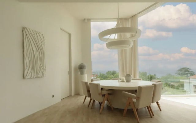 Lux Retreat 4BR Ocean Villa in Uluwatu