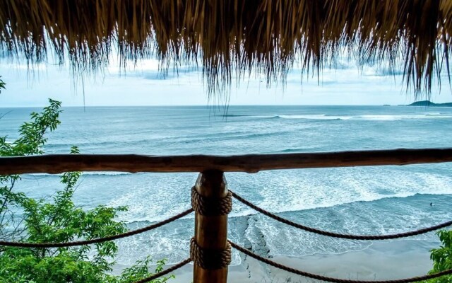 Magnific Rock - Surf Resort & Yoga Retreat Nicaragua - Hostel