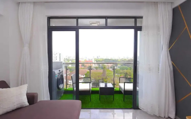 Lux Suites City Oasis Apartments