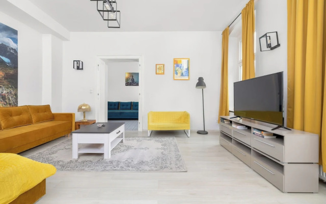 Yellow Apartment in Bytom by Renters