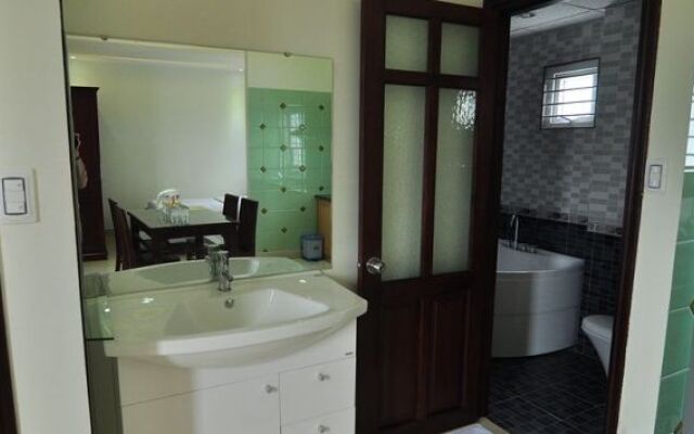 Red Rose Mallow Hotel