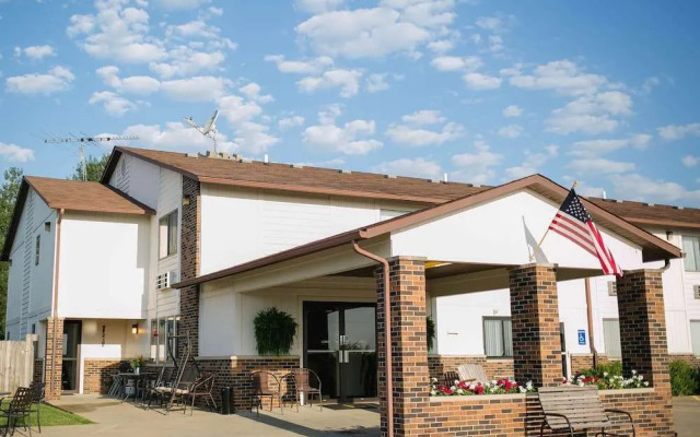 Super 8 Winterset