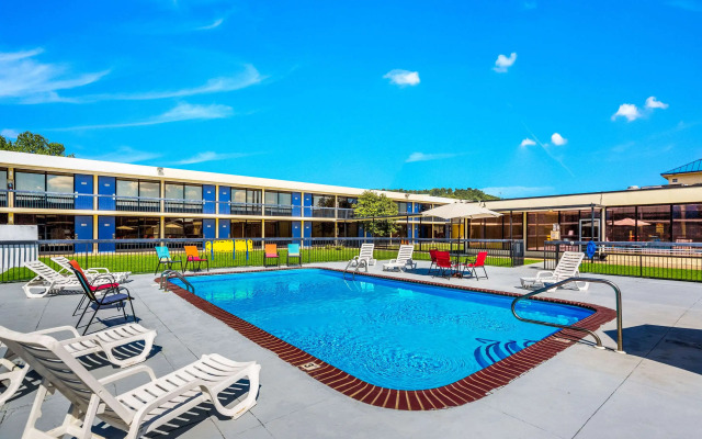 Econo Lodge Cave City