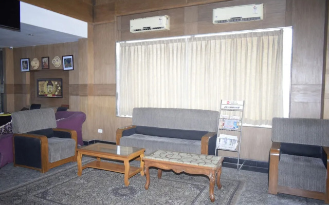 Hotel Tamizh Park