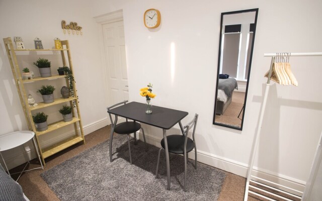 Short Stay Bristol - Stapleton 1 Apartment