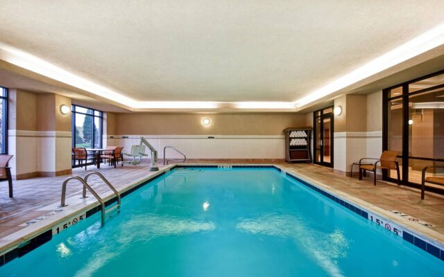 Courtyard by Marriott Louisville Airport