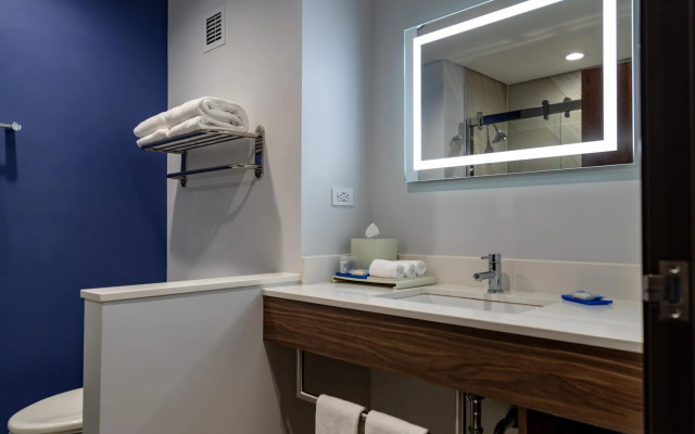 Holiday Inn Express & Suites Ensenada Centro by IHG