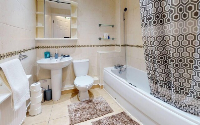 Stunning 2-bed Apartment in Grays