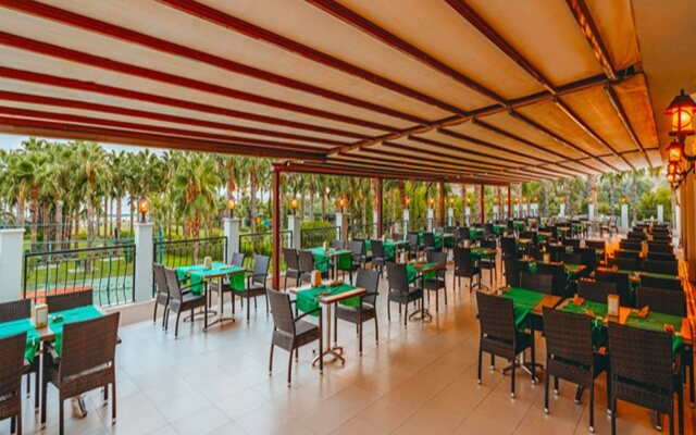 Royal Atlantis Beach