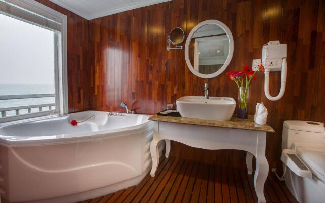 Signature Royal Halong Cruise