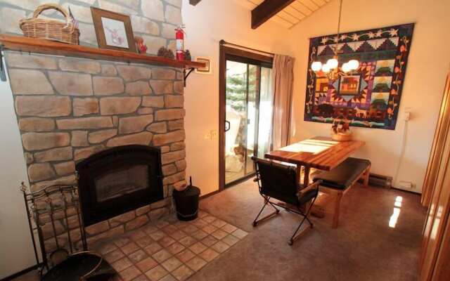 Discovery 4 Condominiums