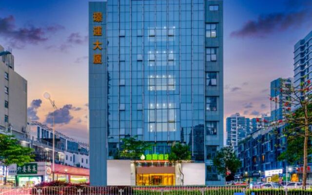 Haipeng Hotel (Shenzhen Xixiang Metro Station)