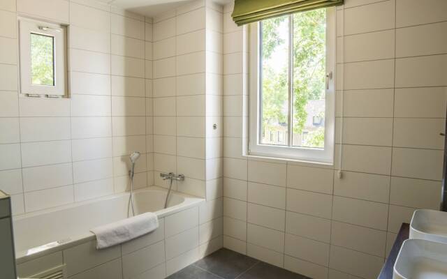 Stately, Luxurious Villa with Whirlpool, 4km From Maastricht