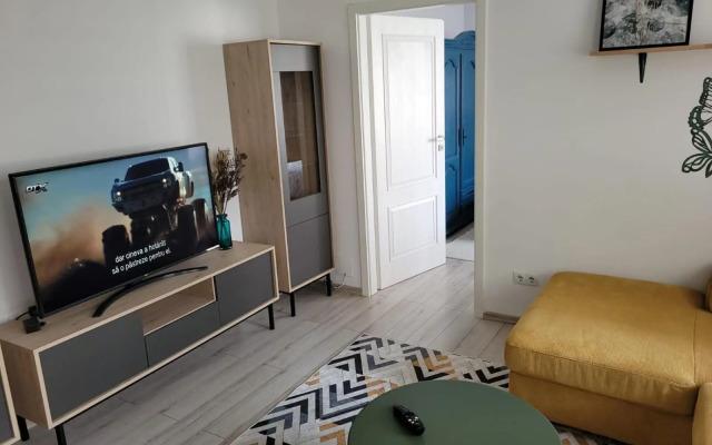 Lovely Apartment Near City Center (w/ Parking)