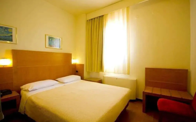 Diana Hotel