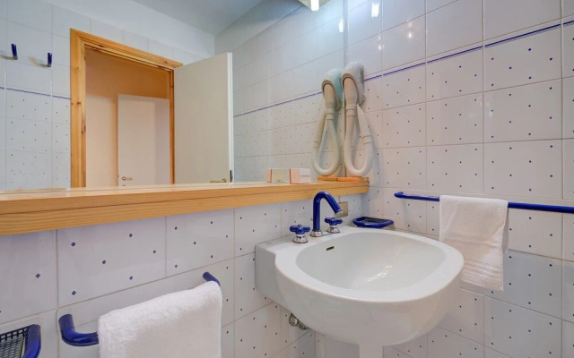 Abeti A3-14 few min From ski