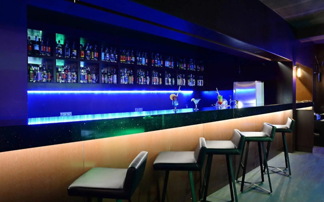 Le Bleu Hotel & Resort