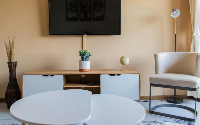 Luxury 2bed 2bath in a Secure golf estate.WIFI