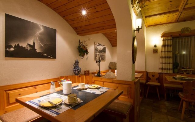 Hotel Garni Alpenrose (Grusaida)