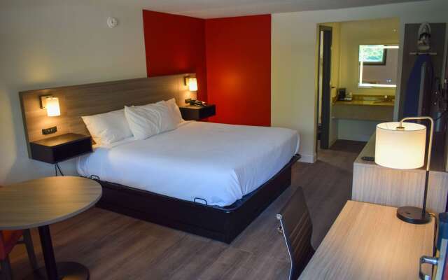 Ramada by Wyndham Cleveland Airport West