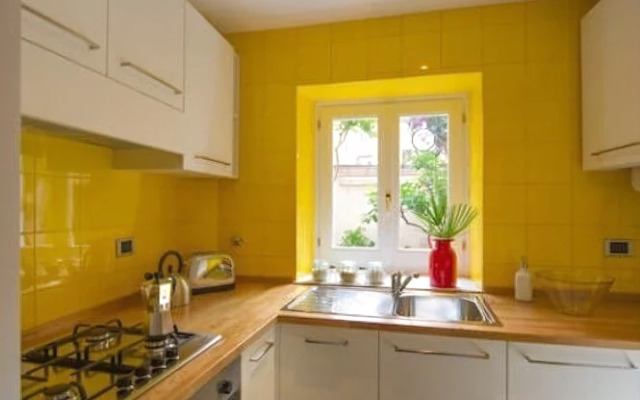 Gorgeous Newly Renovated Flat Near Colosseum!