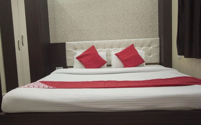 Classic Lodge By OYO Rooms