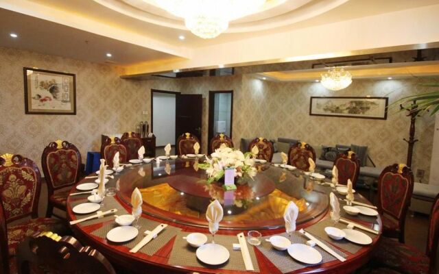 Binjiang Holiday Hotel