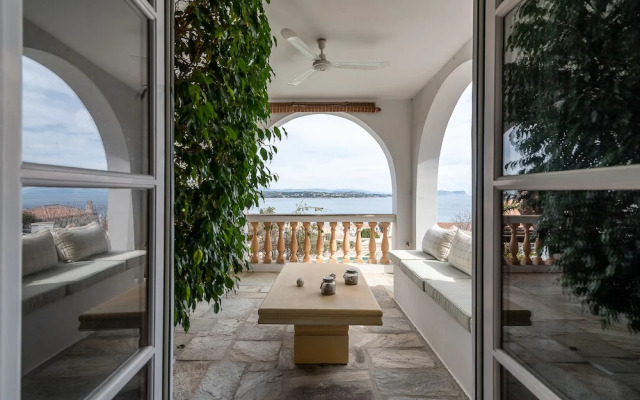 Villa Heliana Enchanting Seaviews