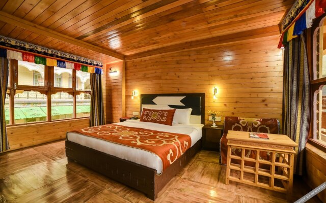 Summit Panghen Metok Hotel