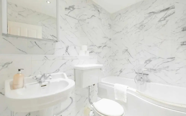 Newly Refurbished 2BD Flat - Wimbledon Village!