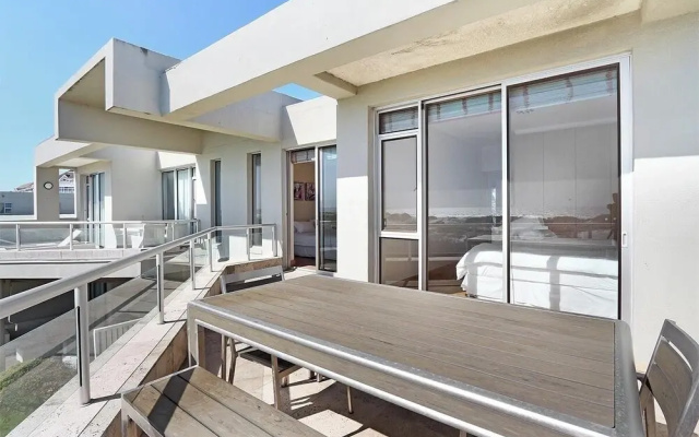 Dolphin Beach E5