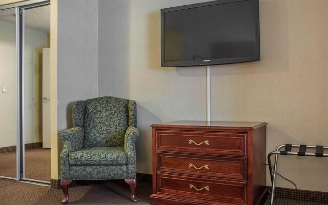 Quality Hotel & Suites