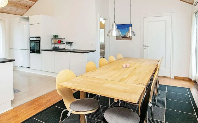 10 Person Holiday Home in Fjerritslev-by Traum