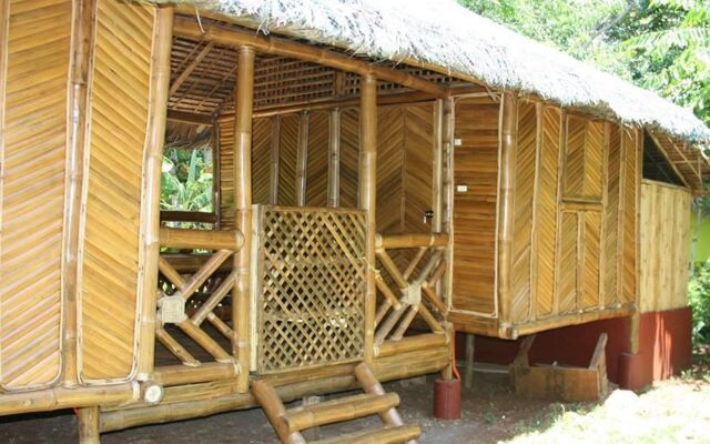 Bamboo Rooms & Cottages by Dang Maria BB