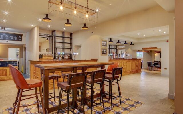 Gissons Hotel by OYO Rooms