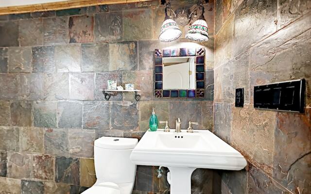 Hilltop Designer - 2 Br Home