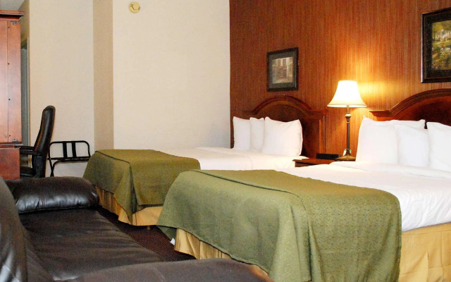 Travelodge by Wyndham Watertown