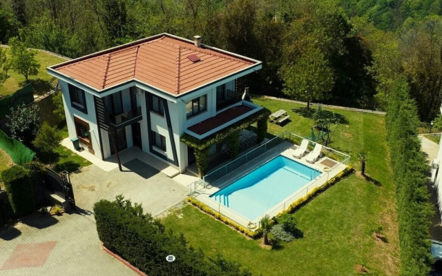 Nevras Resort
