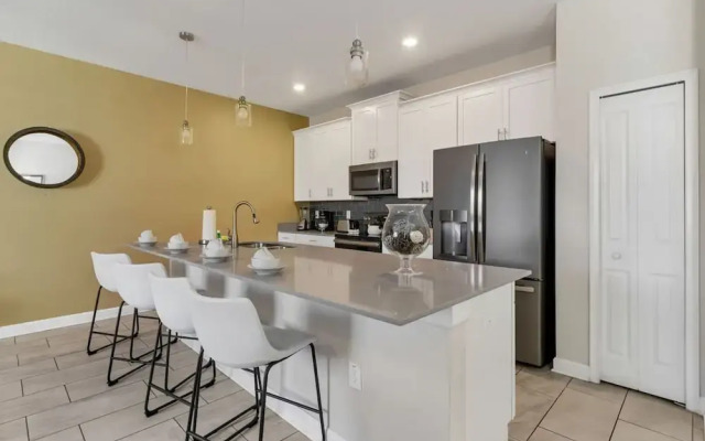 Amazing 4bdr w Pool Near Disney - 4914