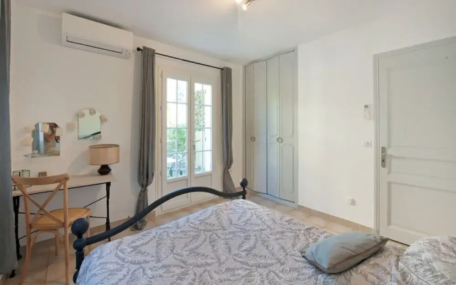 Riviera Hideaway for 2 Guests